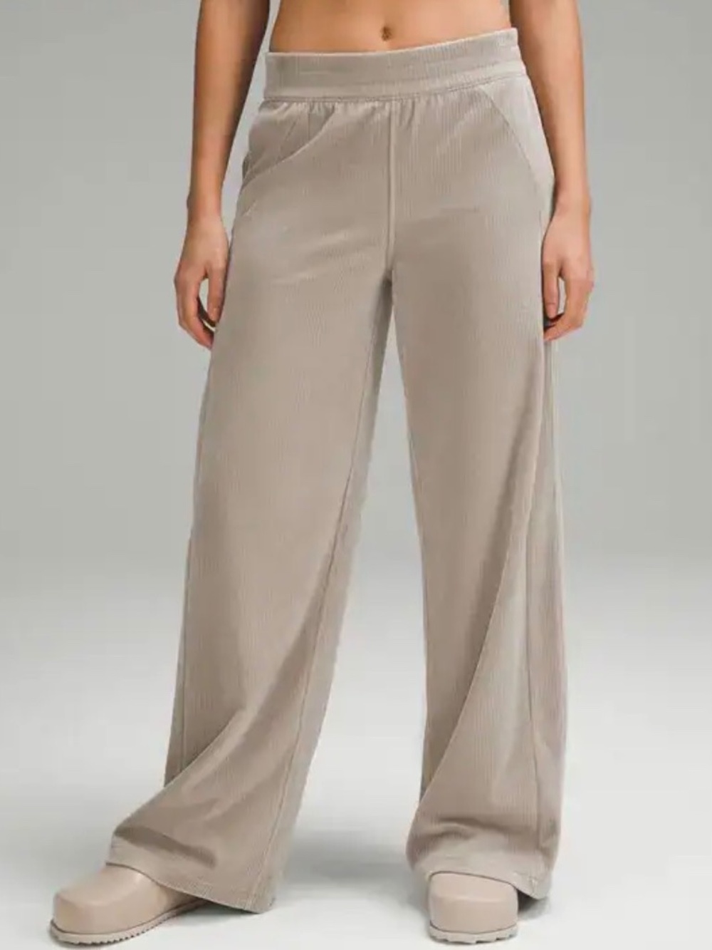Lululemon Scuba Velvet Cord Wide Leg Pant Mid Rise Women Size 4 Riverstone Nulu